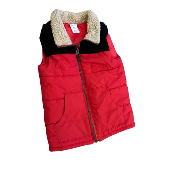 Carter’s red puffer vest with black and cream Sherpa lined collar 4T - Picture 6 of 10